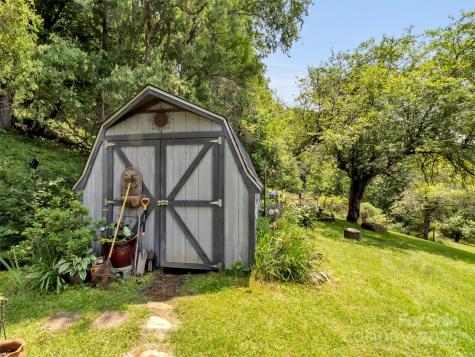 1592 Piney Hill Road Burnsville NC 28714