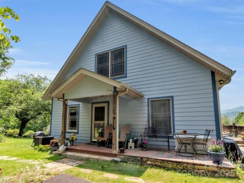 1592 Piney Hill Road Burnsville NC 28714