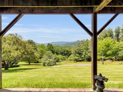 1592 Piney Hill Road Burnsville NC 28714