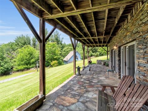 1592 Piney Hill Road Burnsville NC 28714