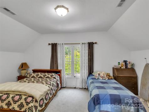 1592 Piney Hill Road Burnsville NC 28714