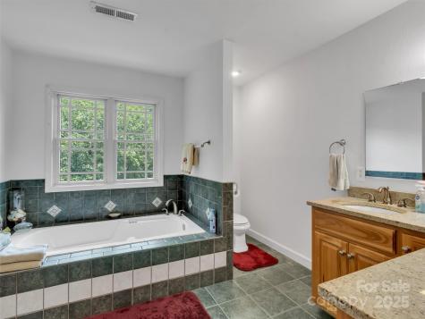 1592 Piney Hill Road Burnsville NC 28714