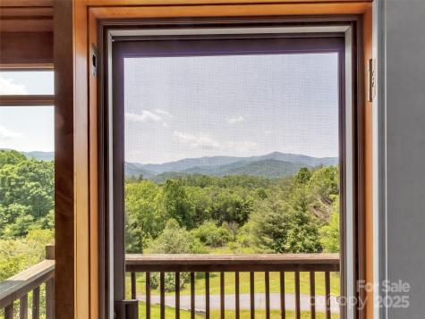 1592 Piney Hill Road Burnsville NC 28714