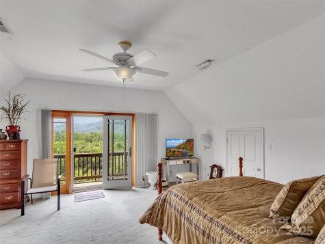 1592 Piney Hill Road Burnsville NC 28714