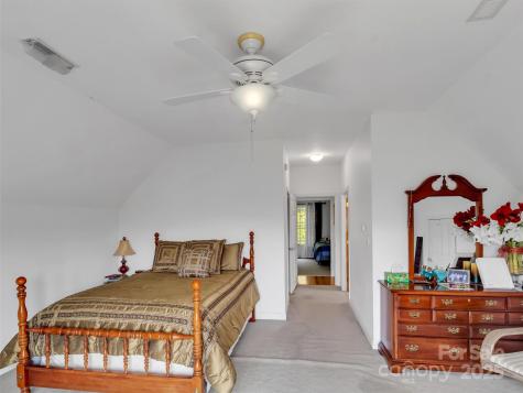 1592 Piney Hill Road Burnsville NC 28714