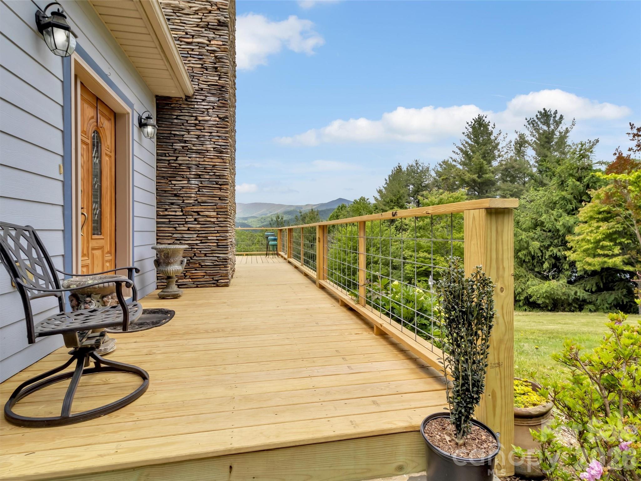 1592 Piney Hill Road Burnsville NC 28714