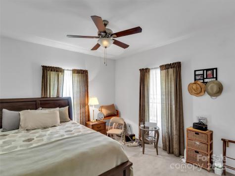 1592 Piney Hill Road Burnsville NC 28714