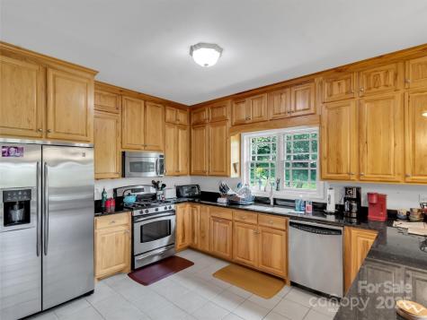1592 Piney Hill Road Burnsville NC 28714