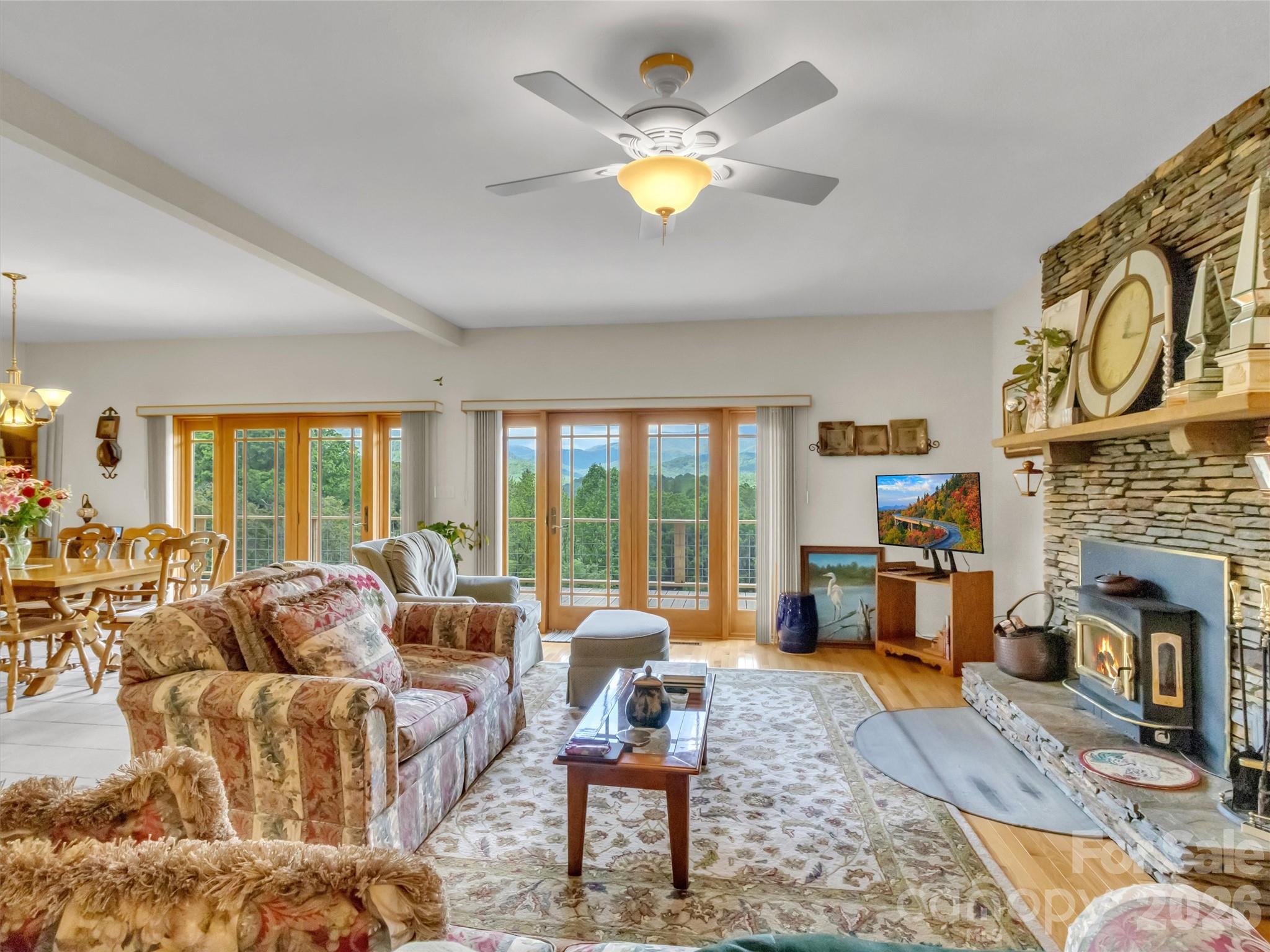1592 Piney Hill Road Burnsville NC 28714