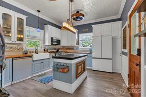 206 N Brook Street Wilkesboro NC 28697