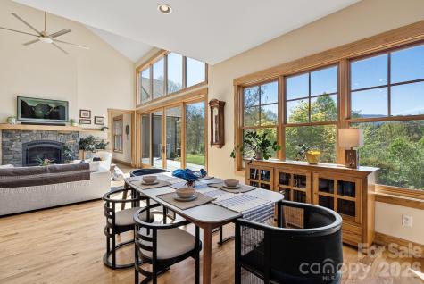 18 Majestic Oak Circle Asheville NC 28805