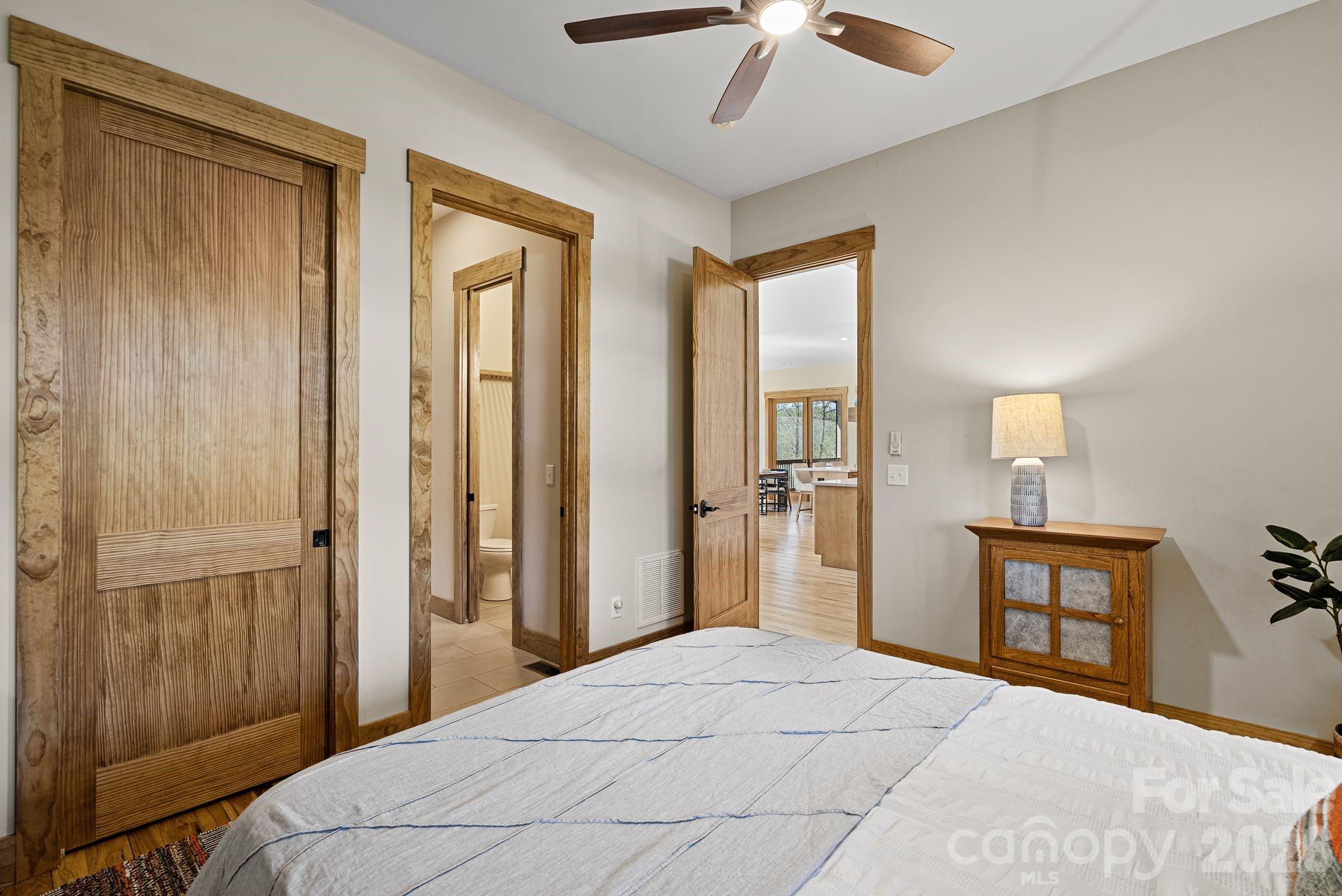 18 Majestic Oak Circle Asheville NC 28805