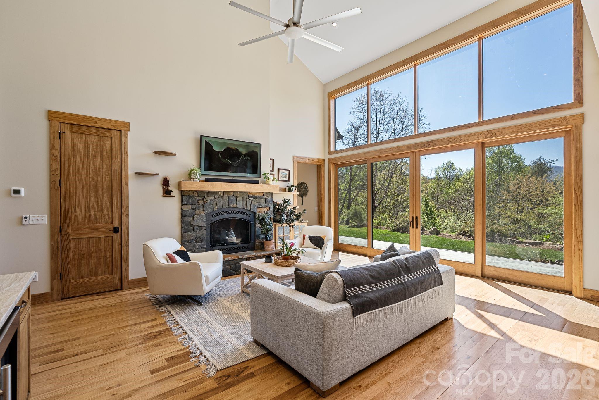 18 Majestic Oak Circle Asheville NC 28805