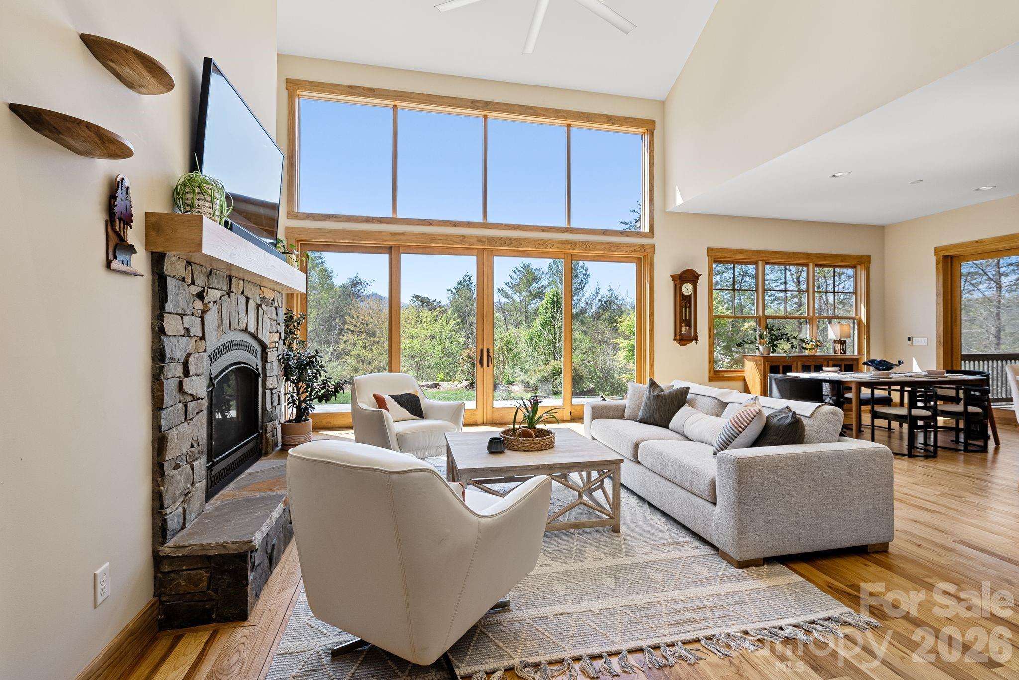 18 Majestic Oak Circle Asheville NC 28805