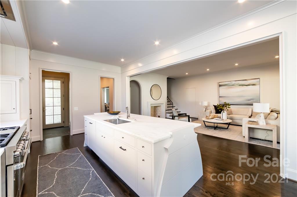 308 Fenton Place Charlotte NC 28207