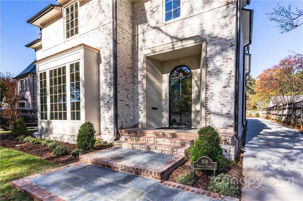 308 Fenton Place Charlotte NC 28207