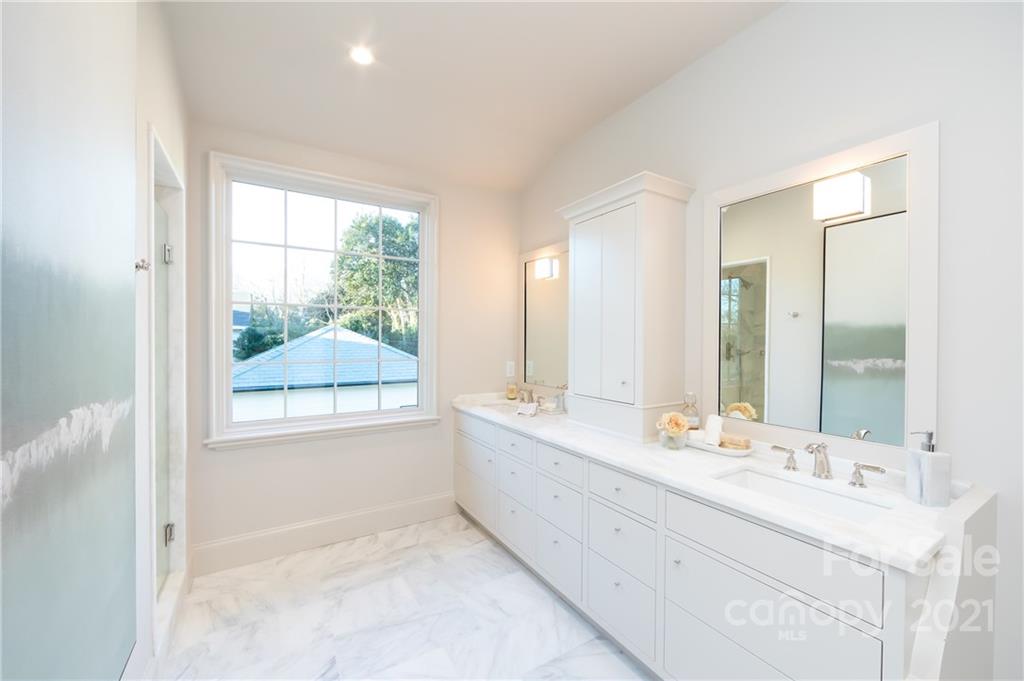 308 Fenton Place Charlotte NC 28207