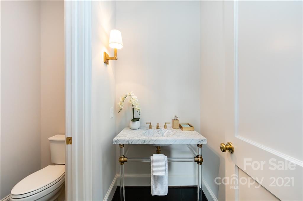 308 Fenton Place Charlotte NC 28207