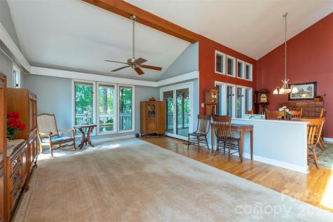 10 Chestnut Ridge Road Mills River NC 28759