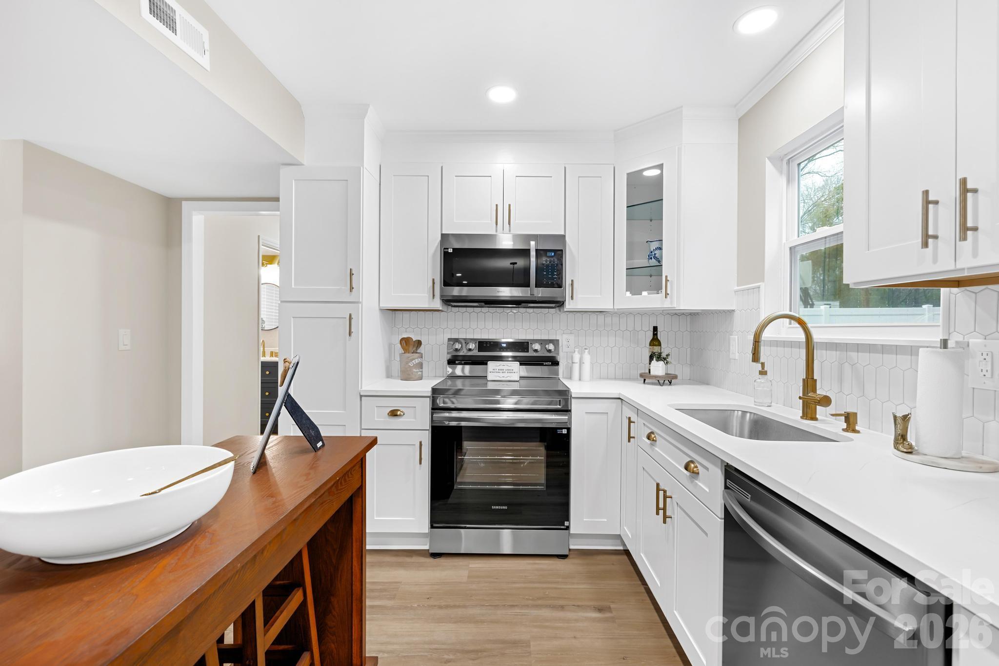8201 Meadowdale Lane Charlotte NC 28227