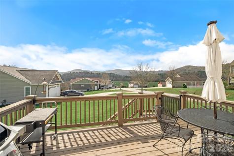223 River Breeze Lane Etowah NC 28729