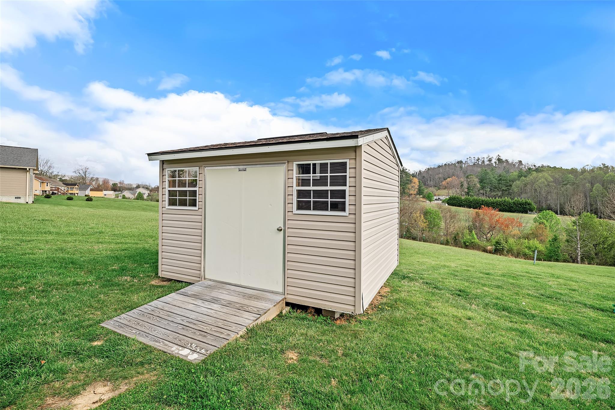 223 River Breeze Lane Etowah NC 28729