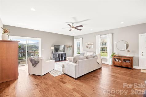 223 River Breeze Lane Etowah NC 28729