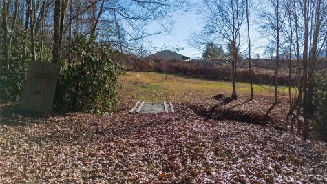 115 Pat V Eller Lane Newland NC 28657