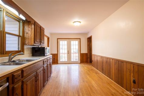 115 Pat V Eller Lane Newland NC 28657