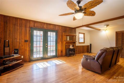 115 Pat V Eller Lane Newland NC 28657