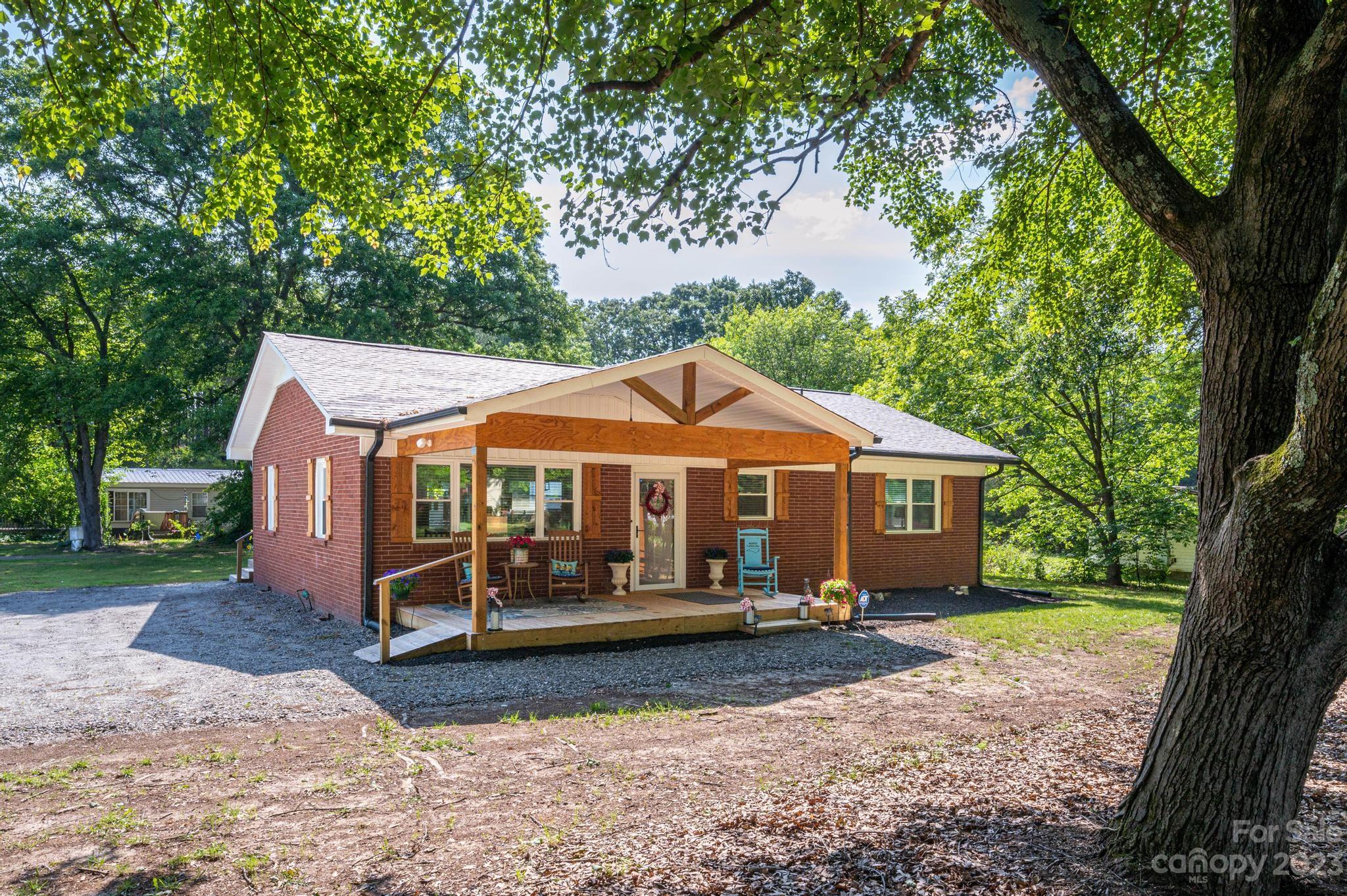 371 Hilltop Road Lincolnton NC 28092