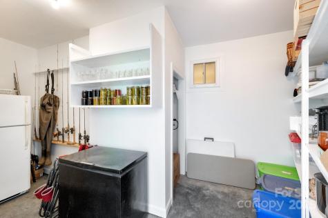 85 Laurel Cove Road Candler NC 28715