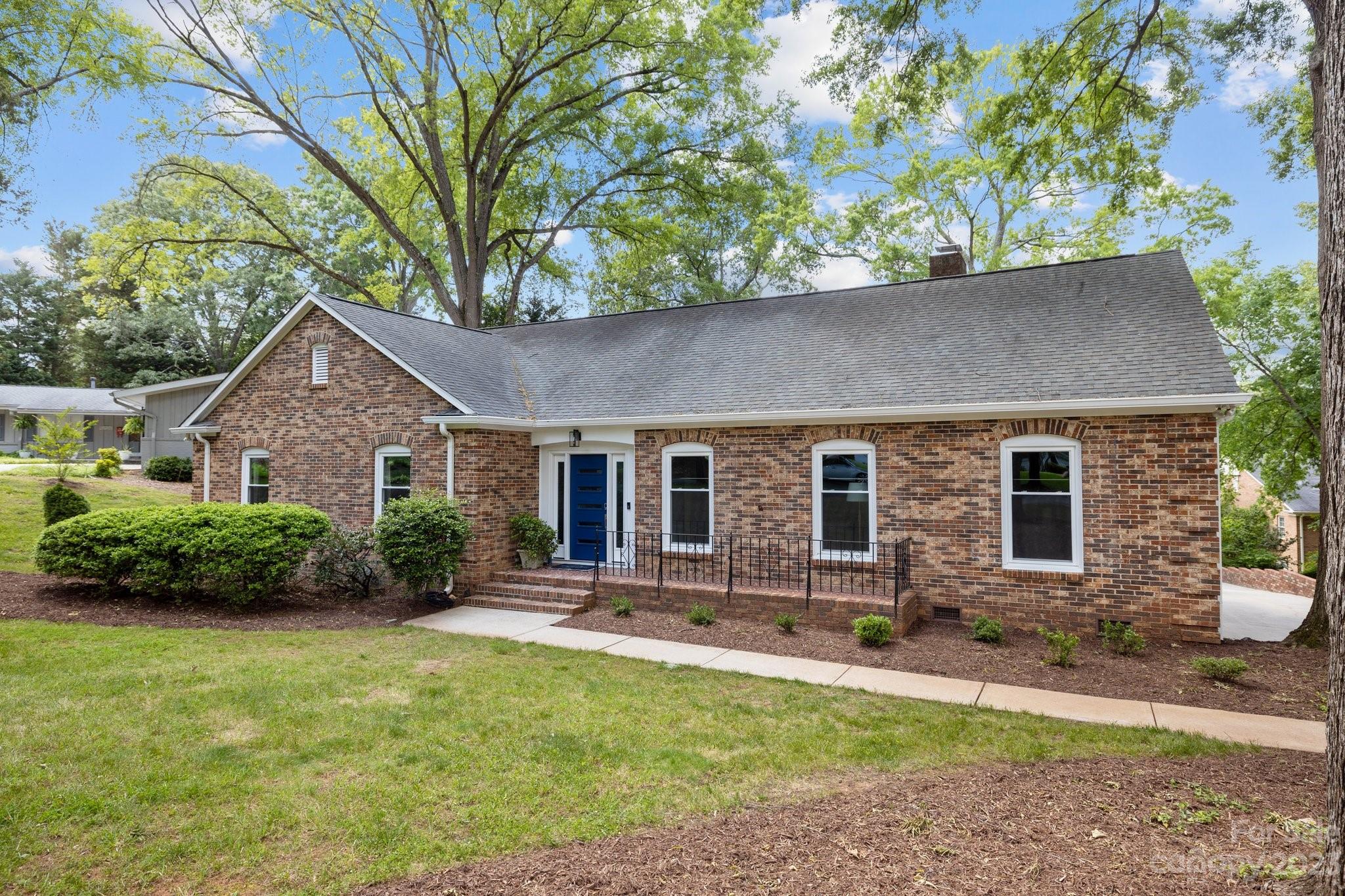 7143 Hopeton Road Charlotte NC 28210