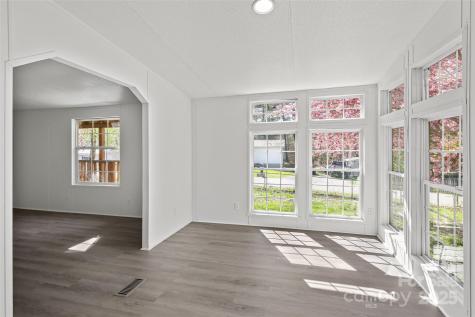 5 Concord Knoll Lane Asheville NC 28803