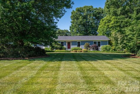 305 Heather Lane Mount Holly NC 28120