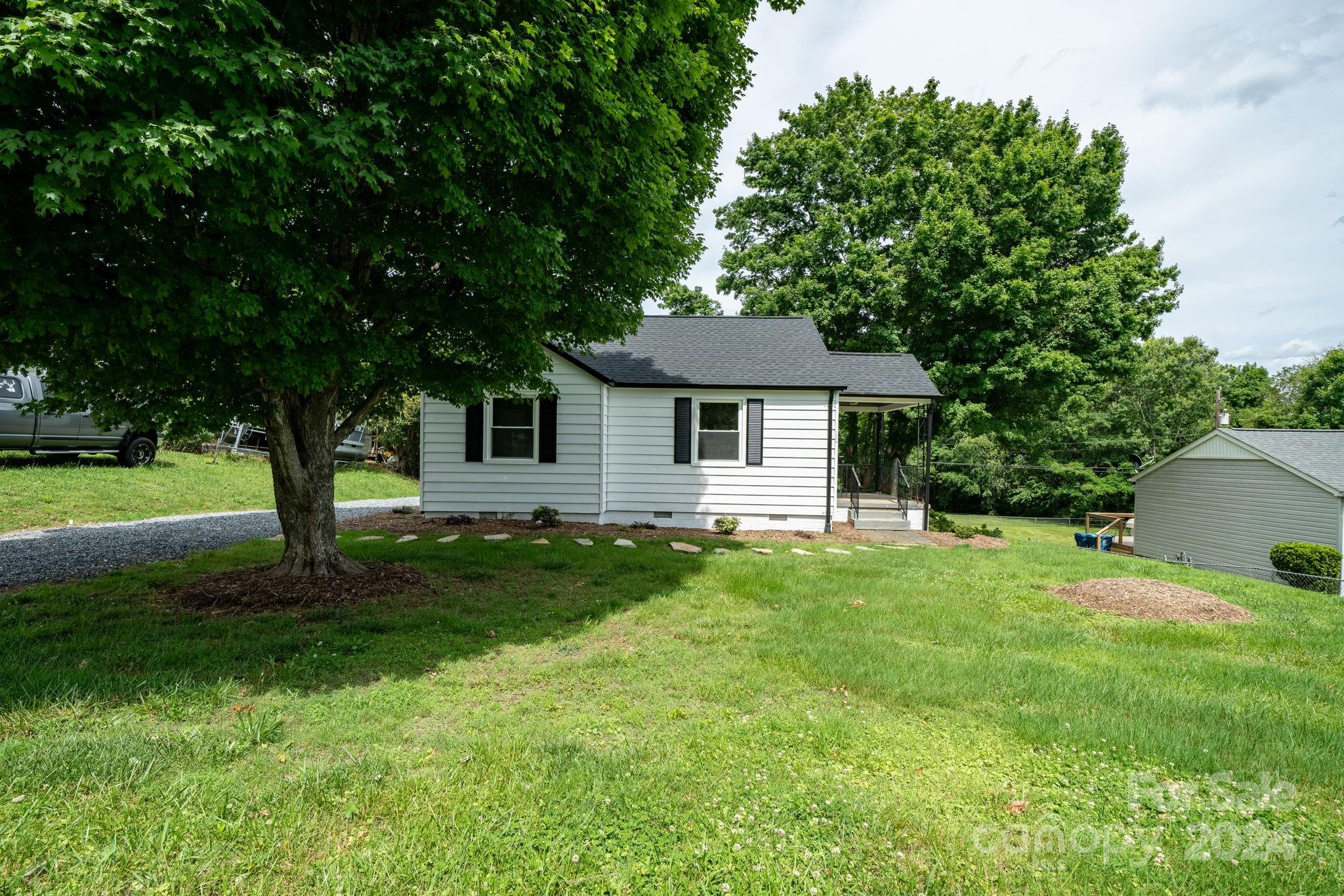 154 34th Street NW Hickory NC 28601