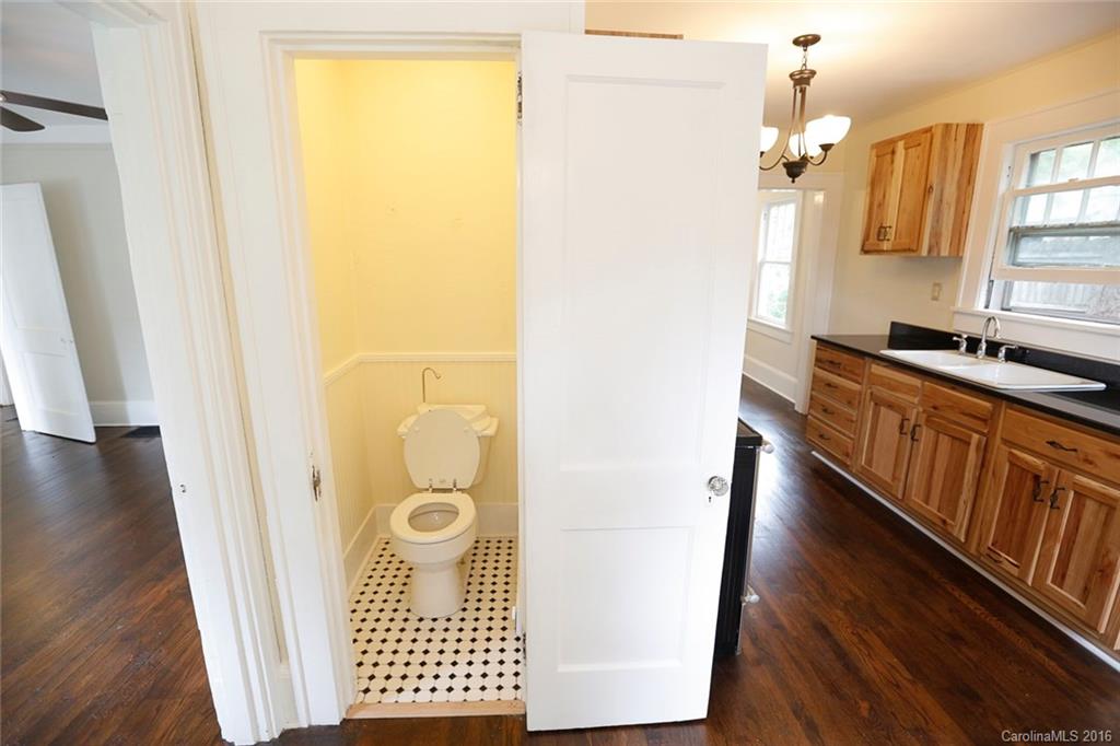 16 Tryon Street Asheville NC 28806