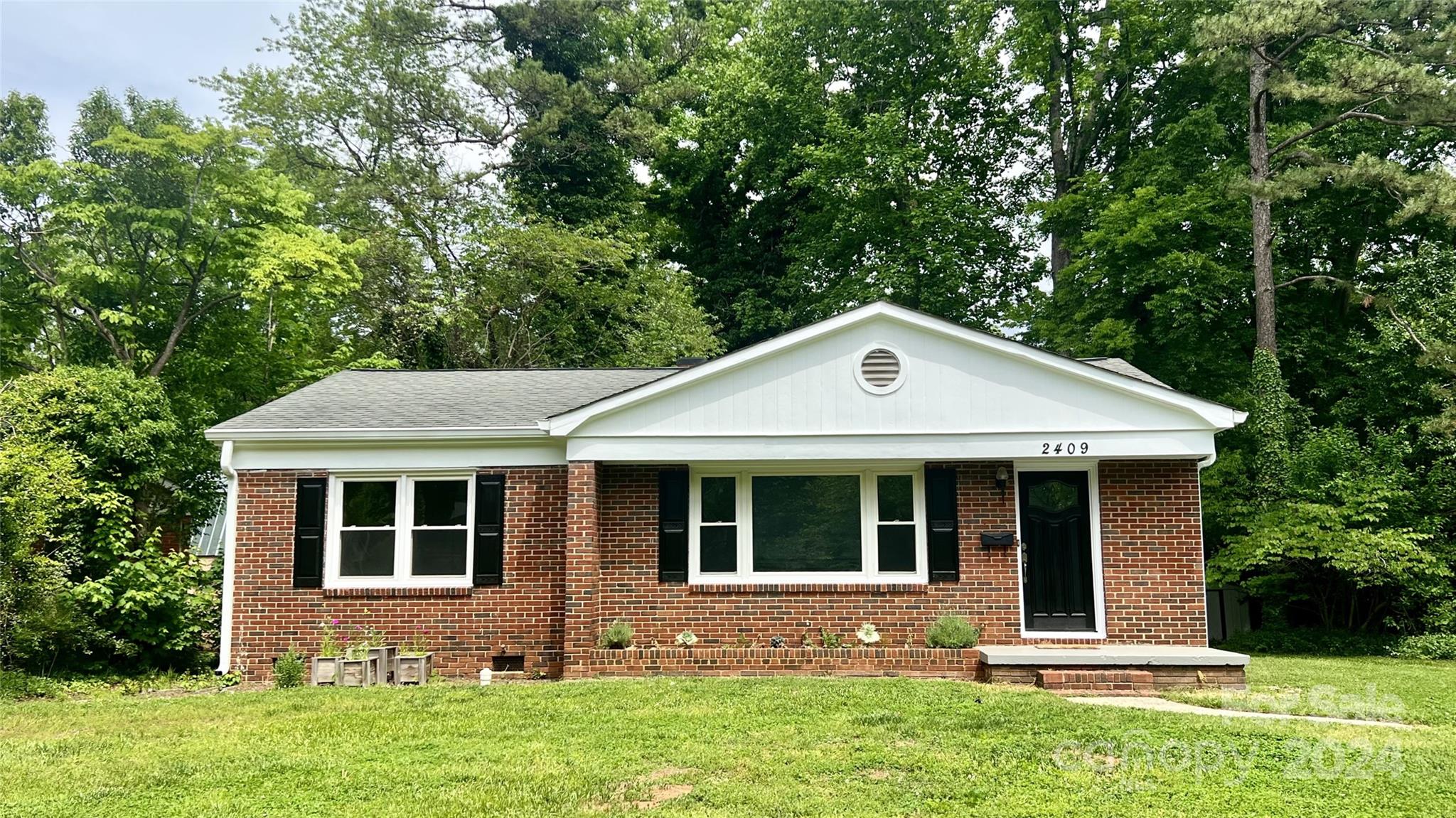 2409 Amesbury Avenue Charlotte NC 28205
