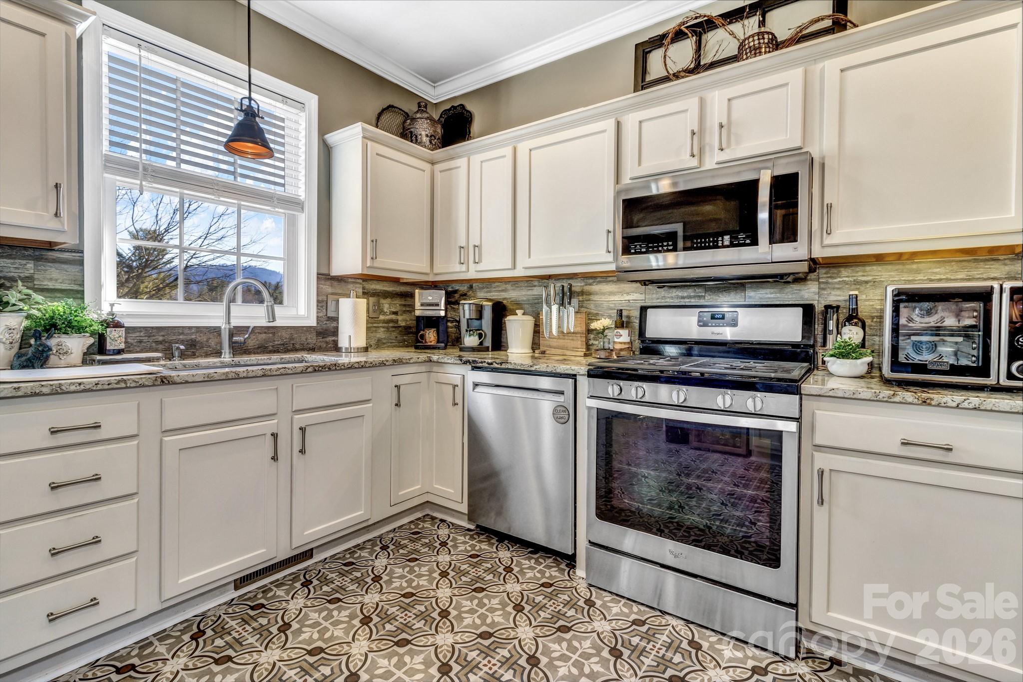 25 Union Chapel Road Weaverville NC 28787