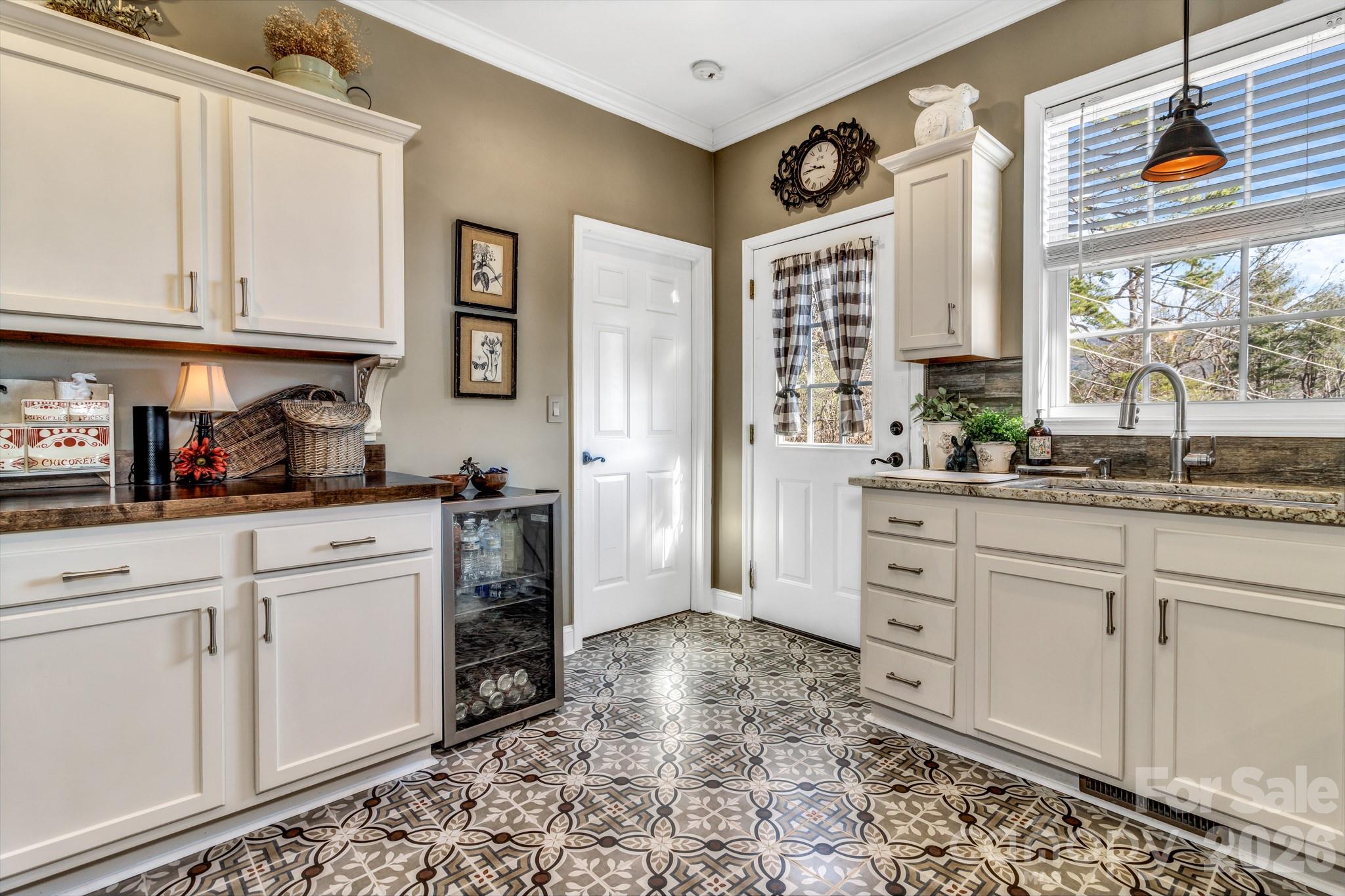25 Union Chapel Road Weaverville NC 28787