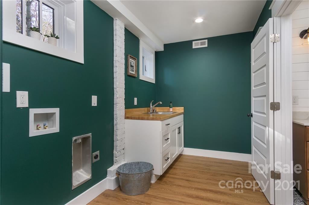 7 Cornelia Street Asheville NC 28801