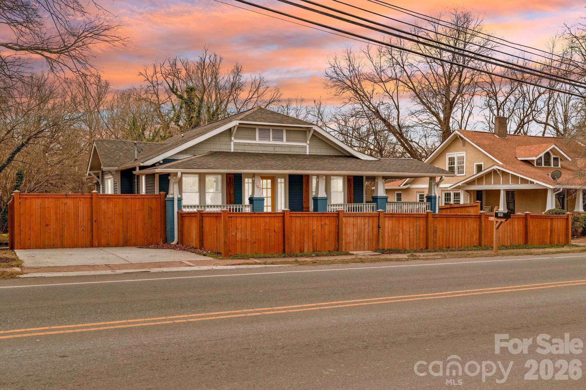 705 W 5th Avenue Lexington NC 27292