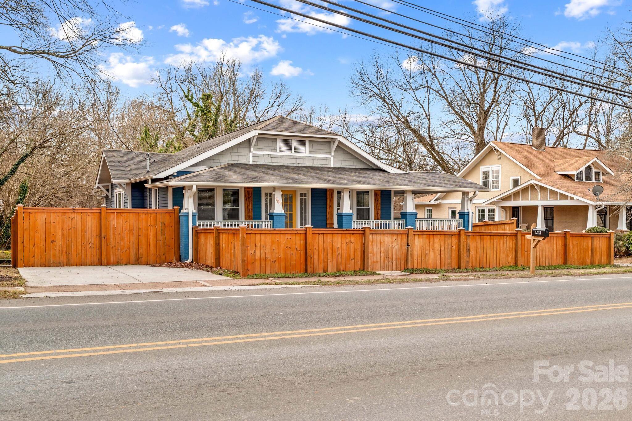 705 W 5th Avenue Lexington NC 27292