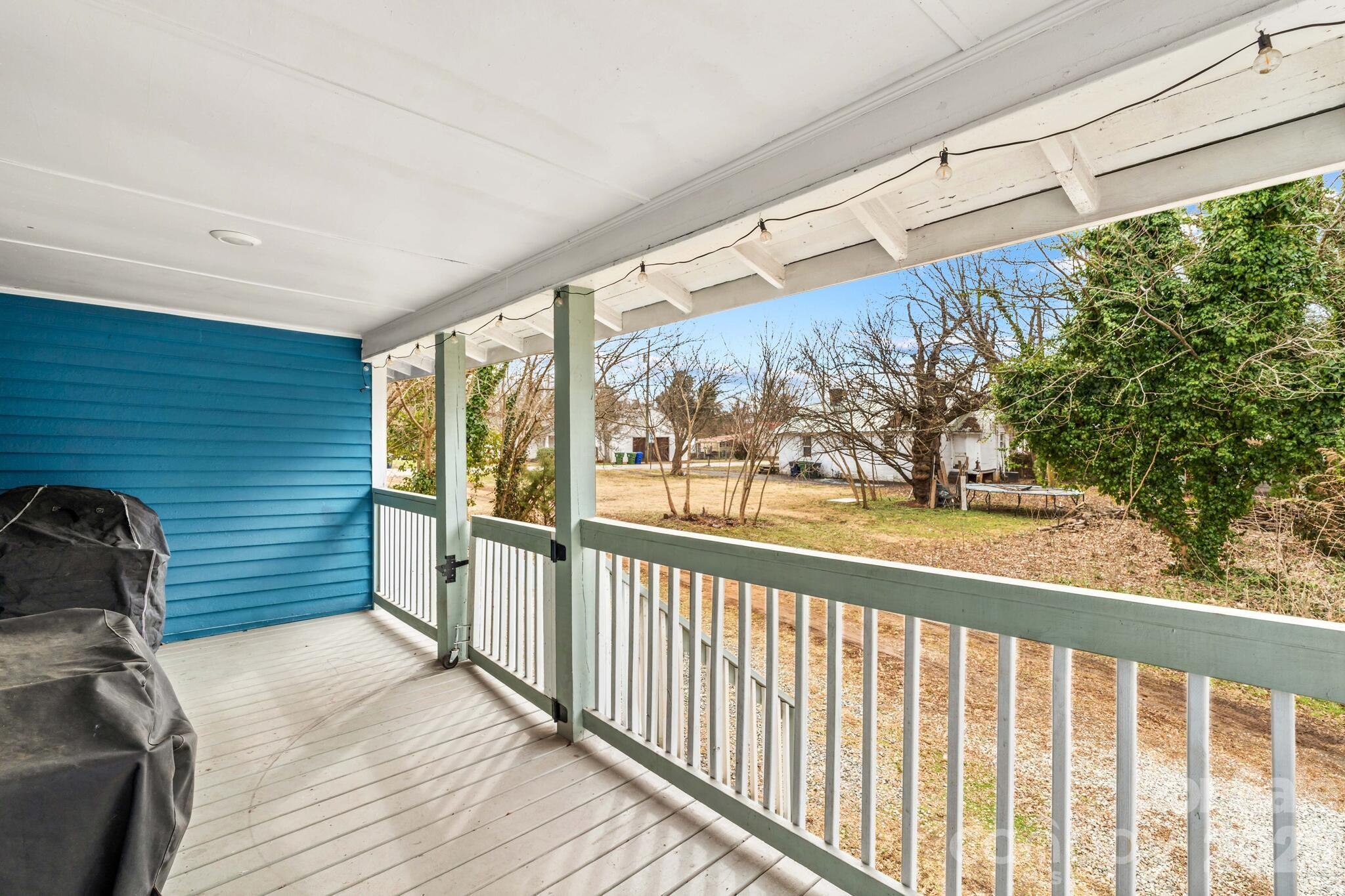 705 W 5th Avenue Lexington NC 27292