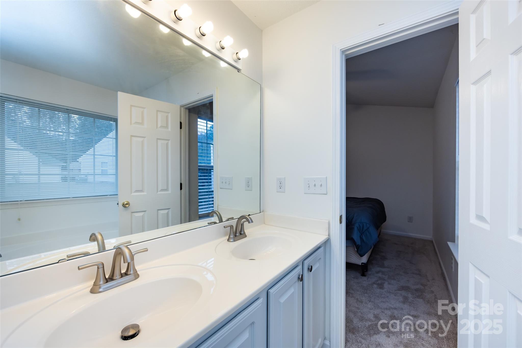 11015 Olde English Drive Charlotte NC 28216