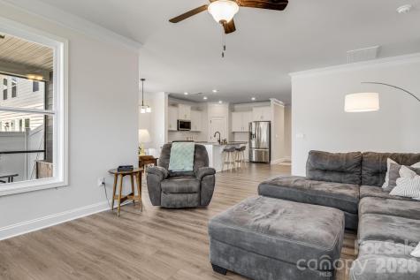 574 Fox Cove Road Hendersonville NC 28792