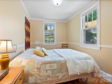 26 Unadilla Alley Asheville NC 28803