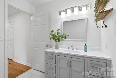 6607 Elmwood Circle Charlotte NC 28214