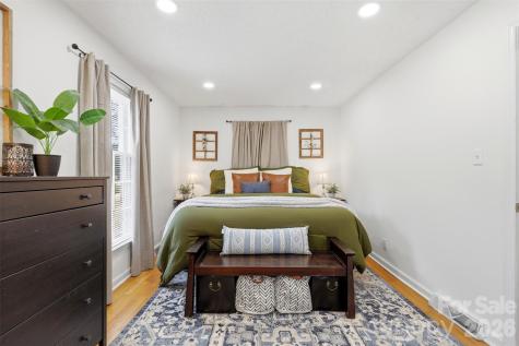 6607 Elmwood Circle Charlotte NC 28214