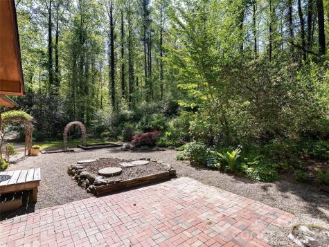 30 Kanuga Heights Lane Hendersonville NC 28739